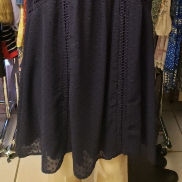 DanielRainn Elegant Delicate Midi Dress - Picture 4 of 4